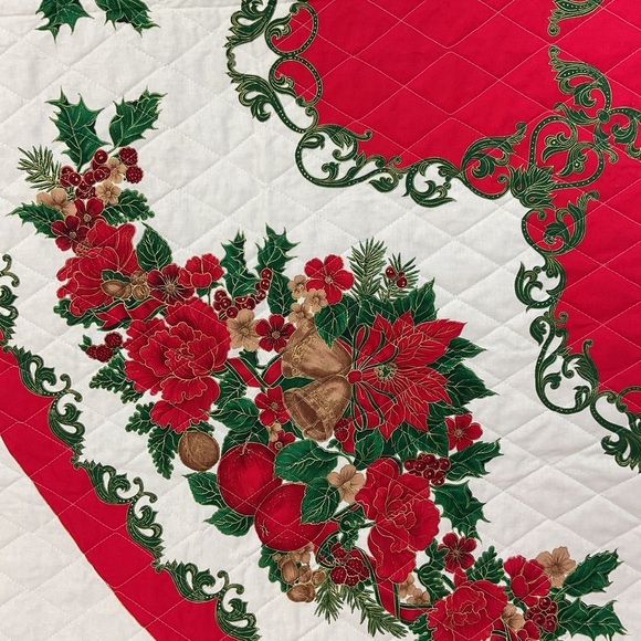 Vintage RED pre quilted Christmas holiday fabric crafting project 2 HUGE panels - Picture 9 of 11